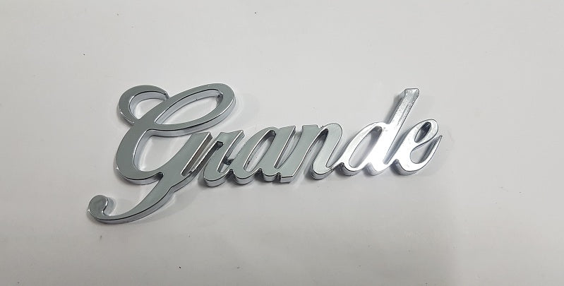 Auto Logo/Monogram Trunk Fitting Oem Type Grande Toyota Corolla 2021 Tape Type Fitting Plastic Chrome 01 Pc/Pack Poly Bag Pack (China)